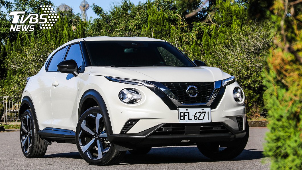 Nissan Juke頂規版標配19吋輪圈,在小車中相當少見。(圖片來源/ TVBS)