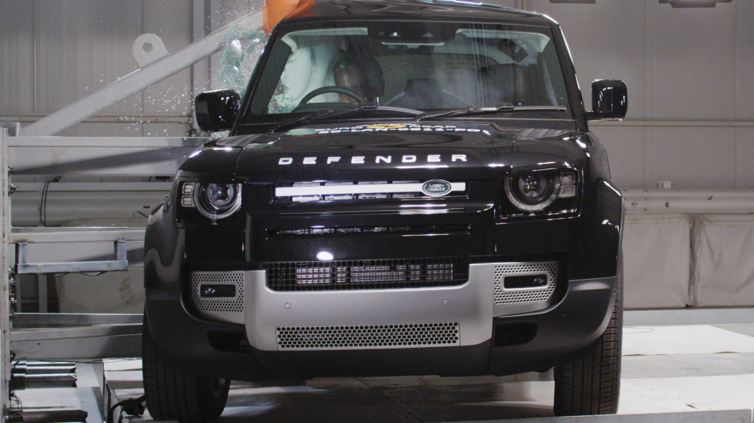 Defender不僅越野性能強悍更有五顆星安全防護。(圖片來源/ Euro NCAP)