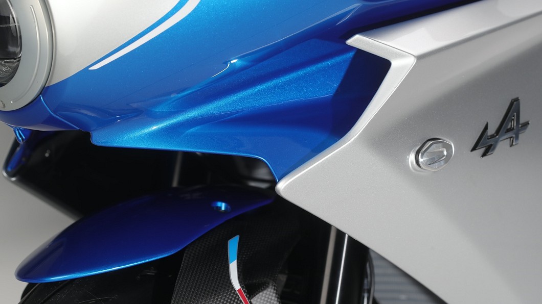 Superveloce Alpine車側的MV Agusta廠徽都換上了Alpine廠徽。(圖片來源/ MV Agusta)