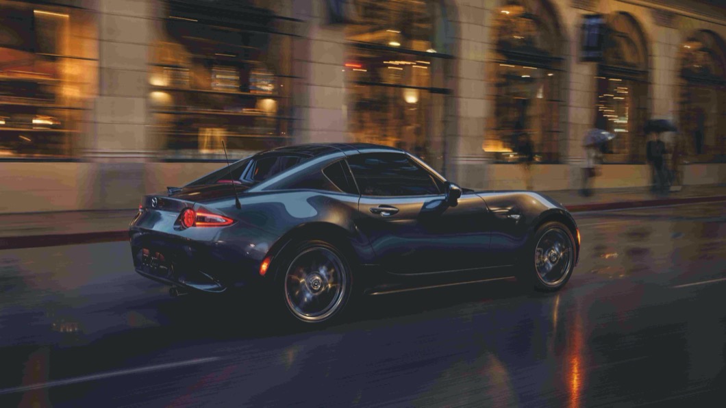 MX-5車上搭載一具2.0升直列四缸自然進氣引擎,可於7,000rpm時輸出184匹最大馬力。(圖片來源/ Mazda)