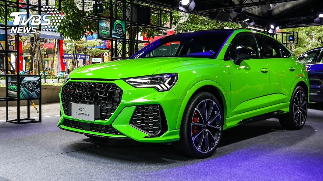 RS Q3 Sportback比起標準Q3更寬、更扁,並植入更具氣勢空力外觀套件。