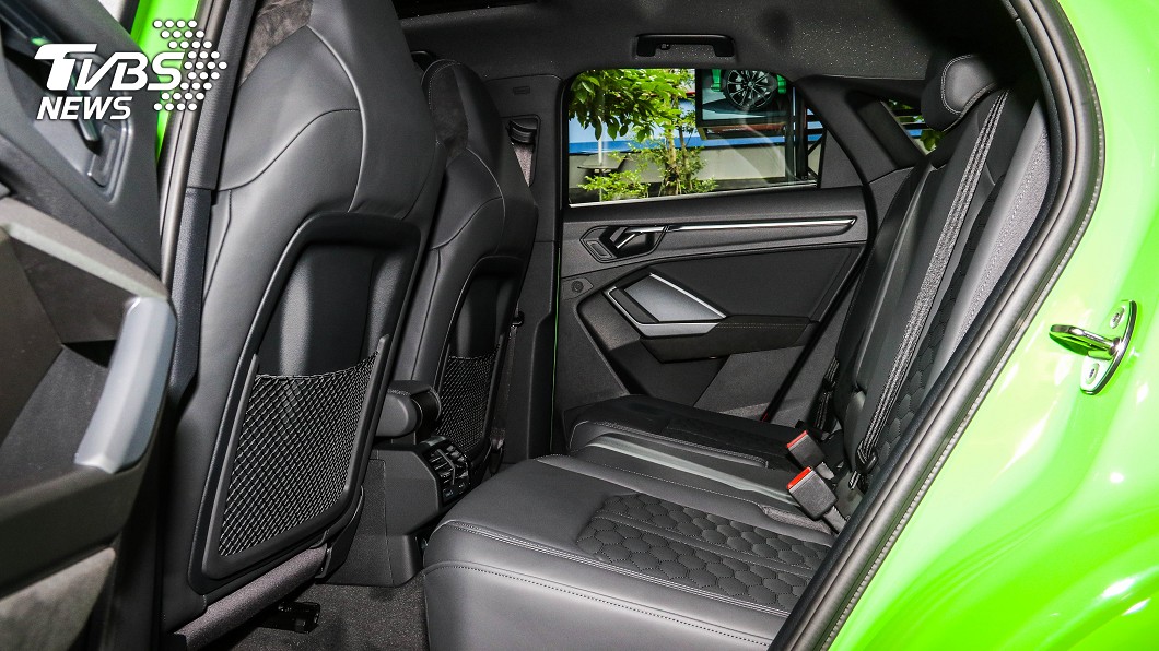 RS Q3 Sportback仍具備出色後座乘坐機能。