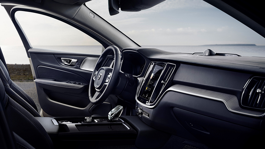T8 PHEV動力車型標配水晶排擋頭。(圖片來源/ Volvo)
