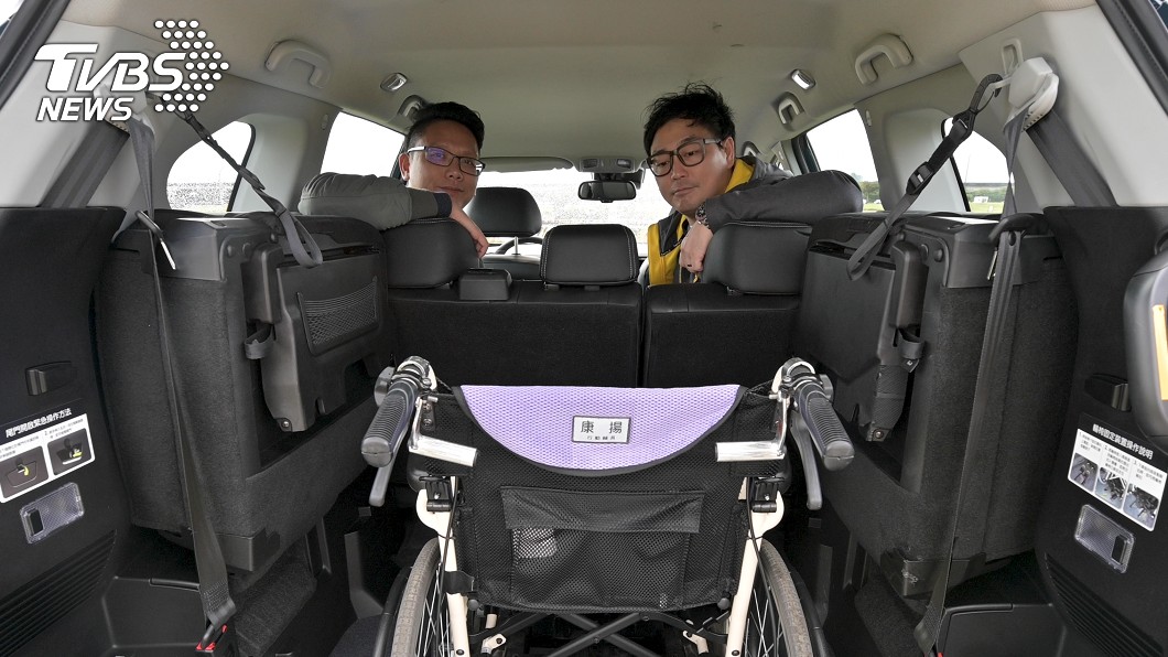 URX 7人座樂活款不只具有7人座大空間,還有為高齡化社會超前部署的福祉車機能。