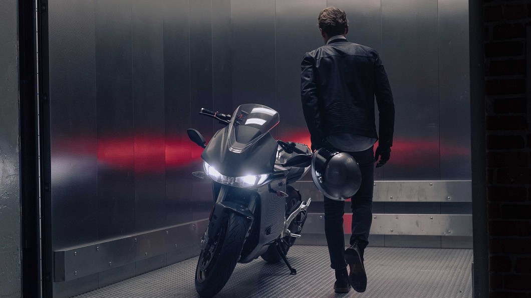 繼Zero SR/F後，Zero Motorcycles在2020年間又再度推出跑車版本的SR/S。(圖片來源/ Zero Motorcycle)
