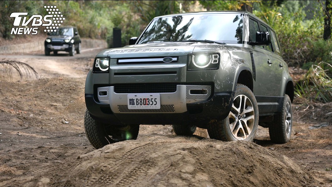 想要玩越野,還是需要正統越野休旅才能從容面對。