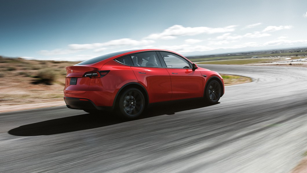 性能最強版本Model Y可繳出0-96km/h加速3.5秒性能實力。(圖片來源/ Tesla)