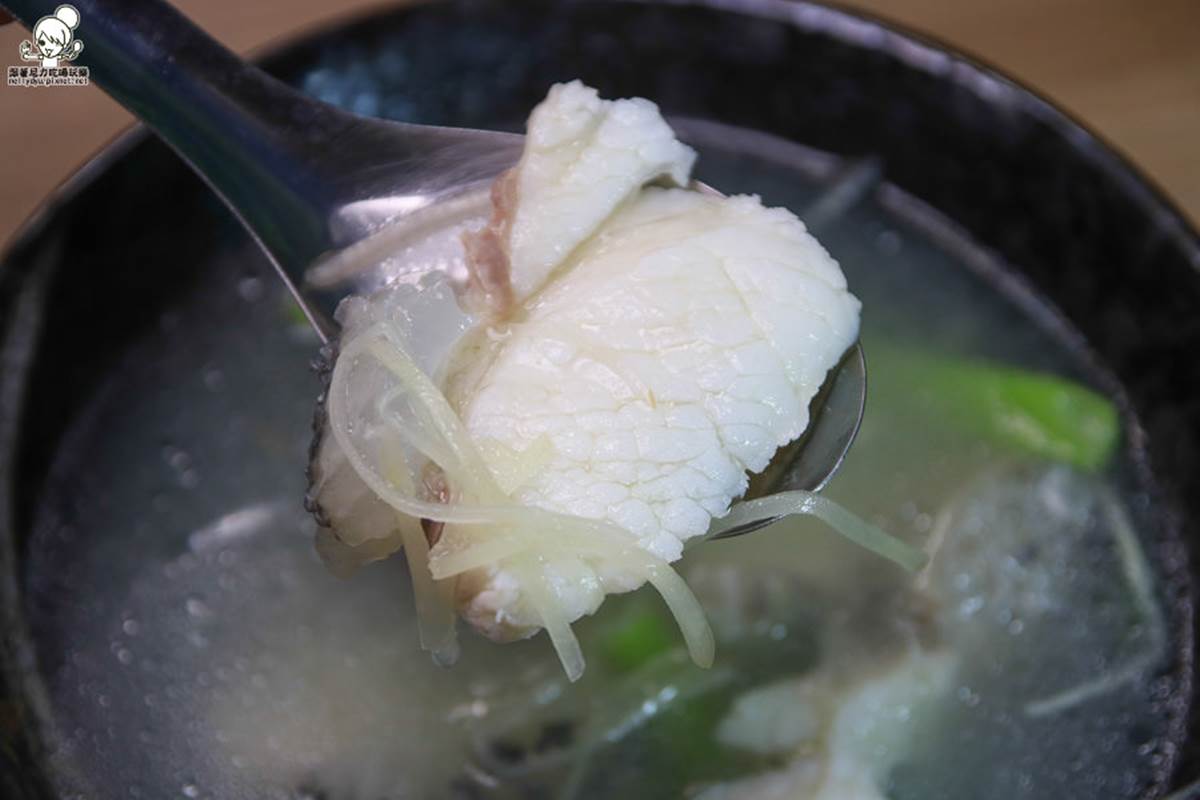 「鮮魚湯」湯頭不僅有龍膽石斑的魚鮮味,還有蛤蜊的甜味。(圖/跟著尼力吃喝玩樂提供)