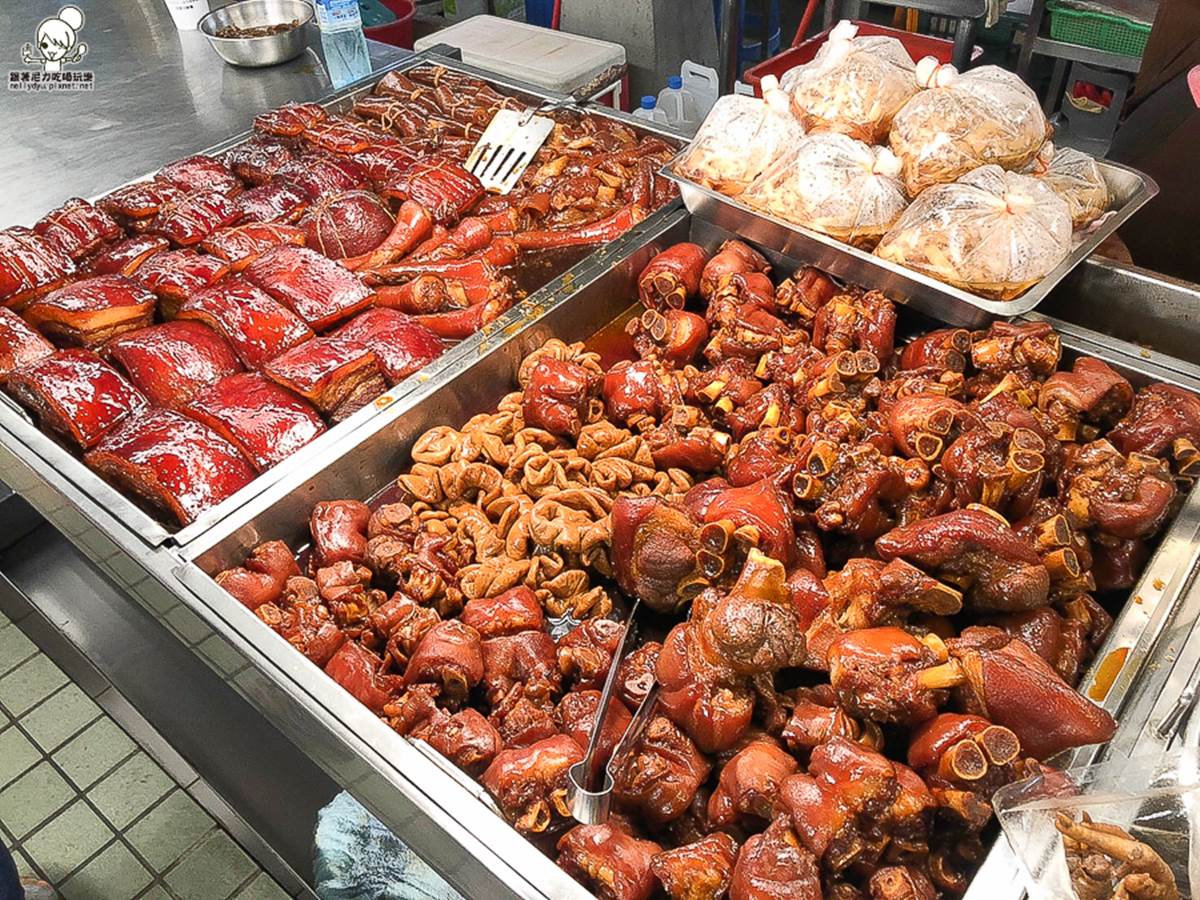 這裡的東坡肉、滷豬腳都是超人氣首選,滷製得很入味可口。(圖/跟著尼力吃喝玩樂提供)