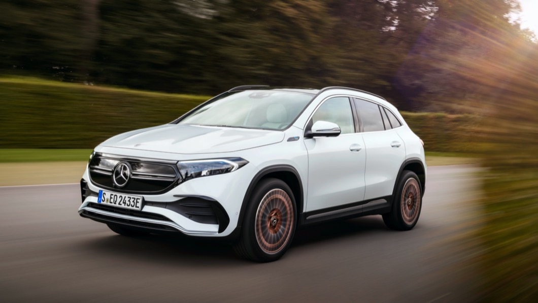 M-Benz EQA續航力達426公里 半小時快充80%電量