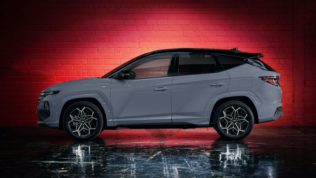 Tucson N Line搭配造型特殊的19吋輪圈也增加了視覺張力。(圖片來源/ Hyundai)