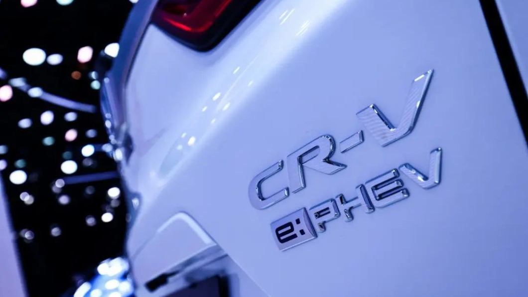 CR-V Sport Hybrid e+搭載2.0升引擎與135kW驅動馬達,以及17kWh鋰電池組,搭配E-CVT變速箱,可輸出215匹綜效輸出馬力。(圖片來源/ Honda)