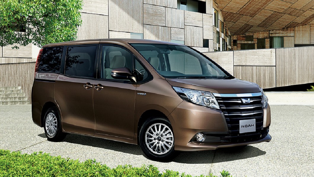 日本媒體《MagX》報導，Toyota Voxy、Noah將會推出大改款車型，換上新世代TNGA模組化底盤，預計將在今年12月登場。(圖片來源/ Toyota)