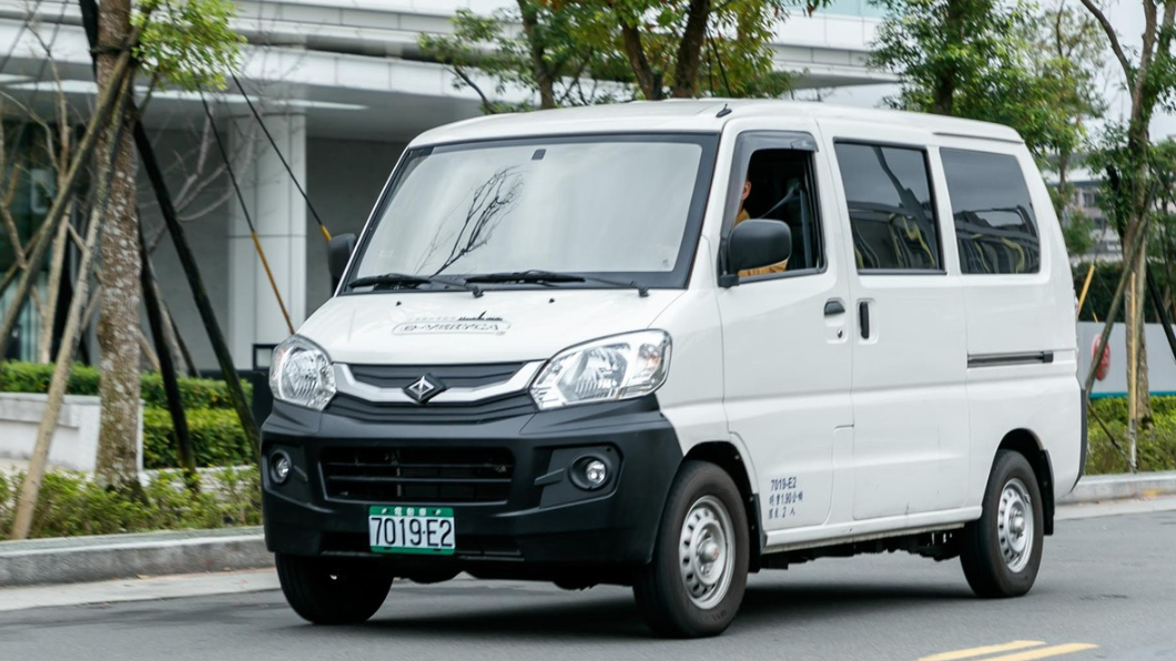 無論貨車版還是客車版都採用相同的動力模組。（圖片來源/ 中華汽車）