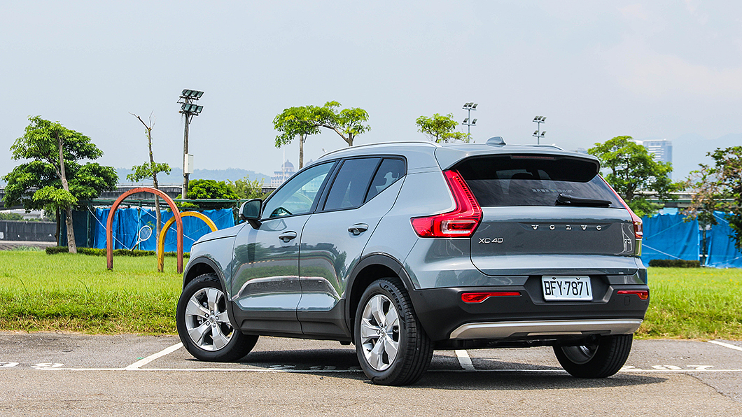 XC40 T3 Momentum相當適合對於油耗、稅賦等斤斤計較的豪華品牌買家。