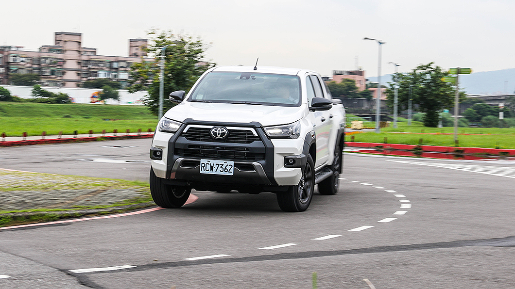 Hilux還配備有完整TSS主動駕駛輔助系統，更適合從事家庭休閒活動。