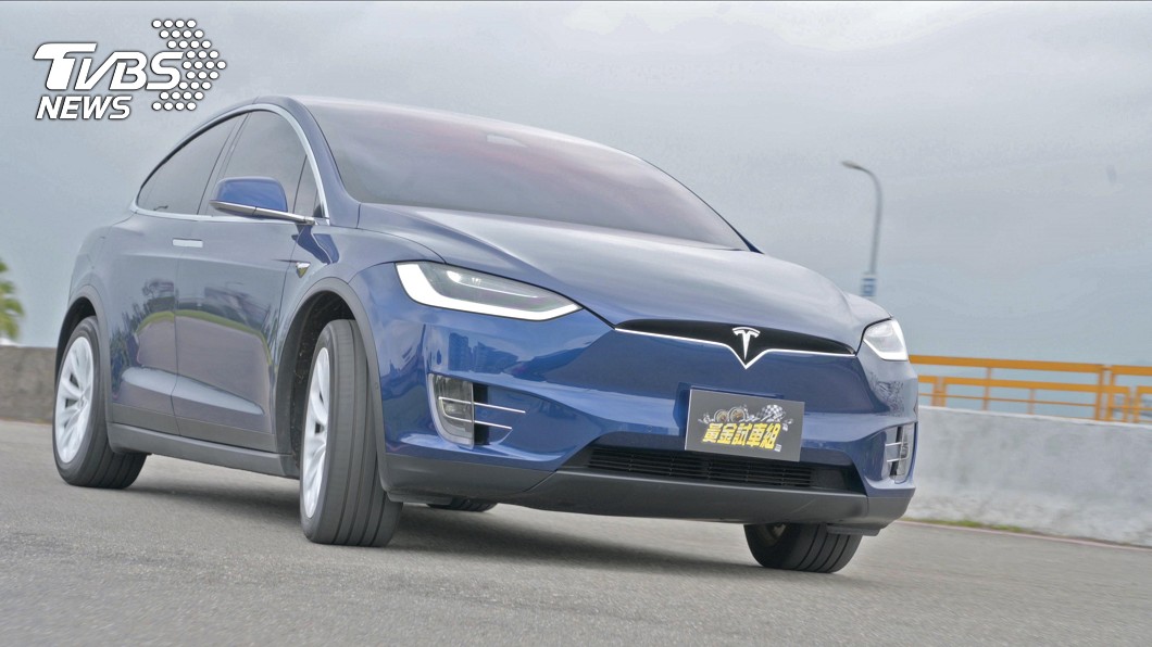 Model X車身重,但加速力道強大,Paul認為煞車性能還有提升空間。