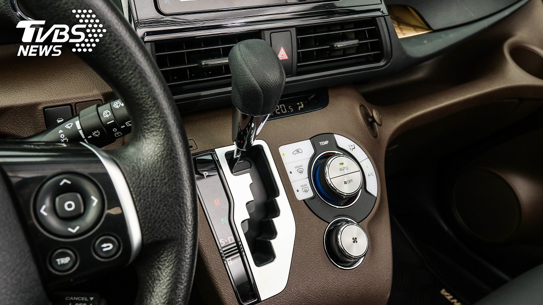變速箱為Super CVT-i無段式變速箱。