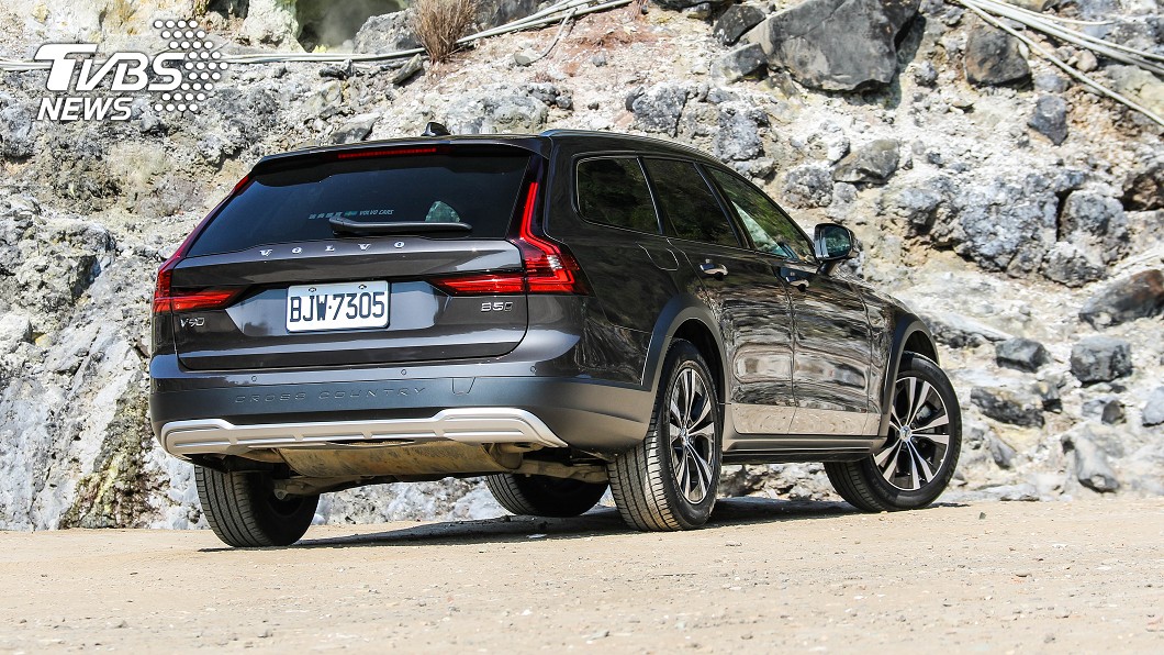 V90 Cross Country是臺灣市場中相對稀少的跨界旅行車選擇。