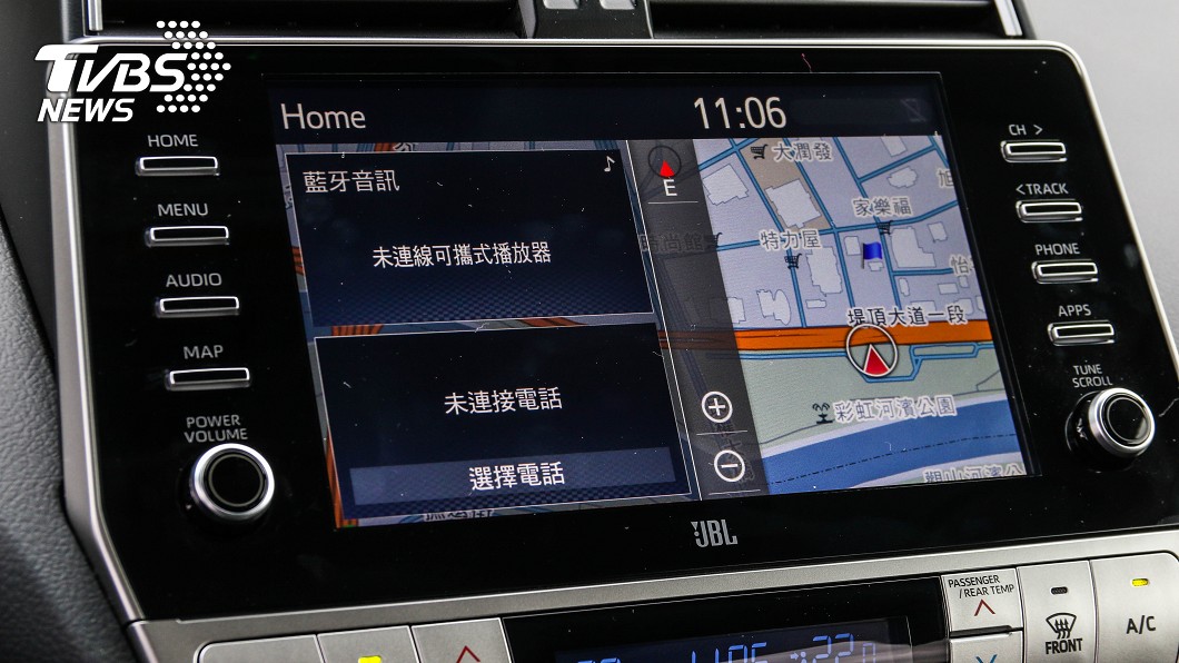 車機螢幕升級為9吋，並提供衛星導航與Apple CarPlay、Android Auto等智慧型手機連結。