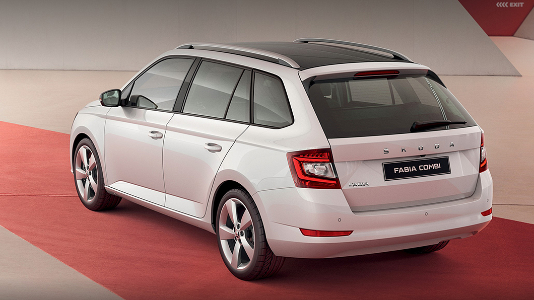 車尾識別改為置中排列的品牌拼音字樣。(圖片來源/ Škoda)