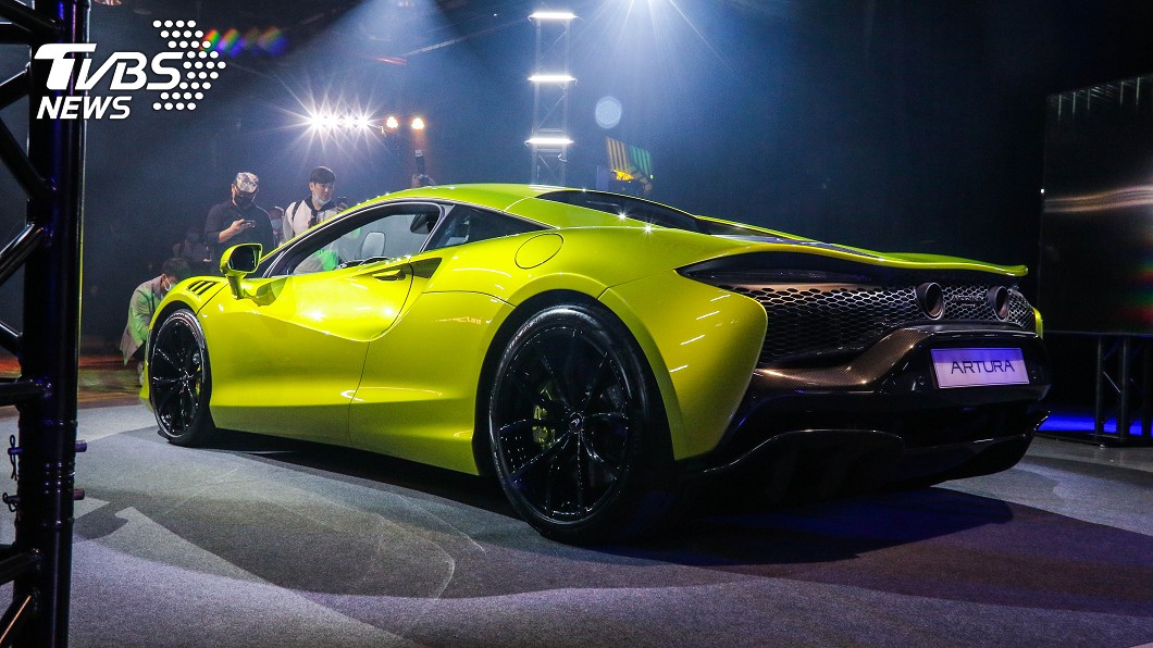 Artura於產品線中定位與720S相同,同屬於Supercar。