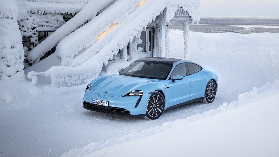 金屬冷冽藍色目前佔臺灣Taycan銷售量達到約20%之多。(圖片來源/ Porsche)