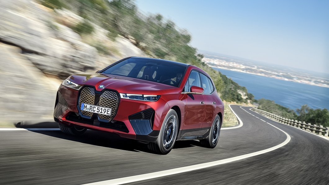 iX預計在今年正式投產,是BMW以全新電動車平台打造的重要戰略車款。(圖片來源/ BMW)