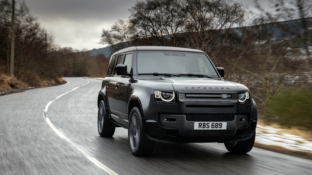 Defender V8在操控動態上亦有所增進。(圖片來源/ Land Rover)