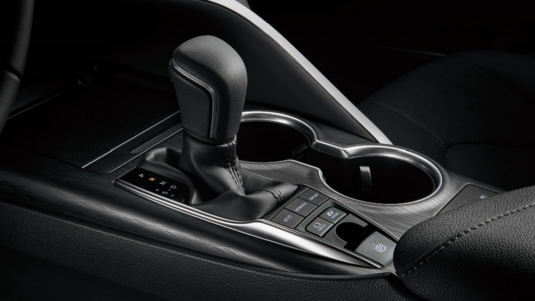 汽油動力車型搭載Direct Shift-CVT無段式變速箱、Hybrid動力則搭配E-CVT無段變速箱。(圖片來源/ Toyota)