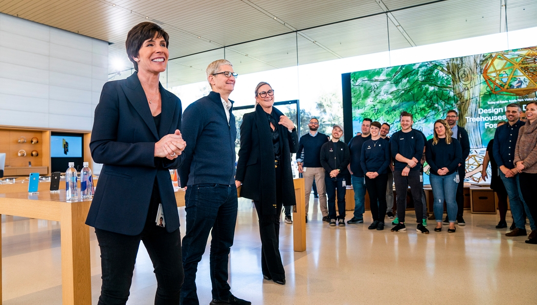 謠傳Apple總裁Tim Cook對於電動車供應鏈有濃厚興趣。(圖片來源/ Apple)