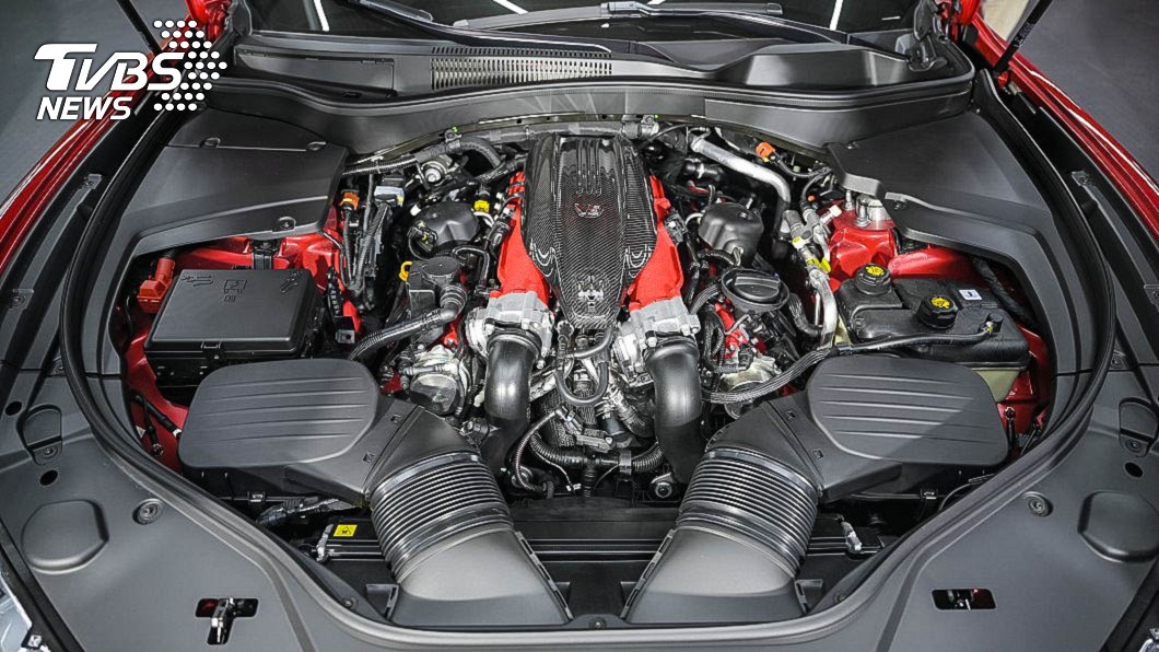 Trofeo系列搭載的3.8升V8雙渦輪引擎,確認是Maserati使用的最後一款法拉利提供的動力,也因此增加了收藏價值。