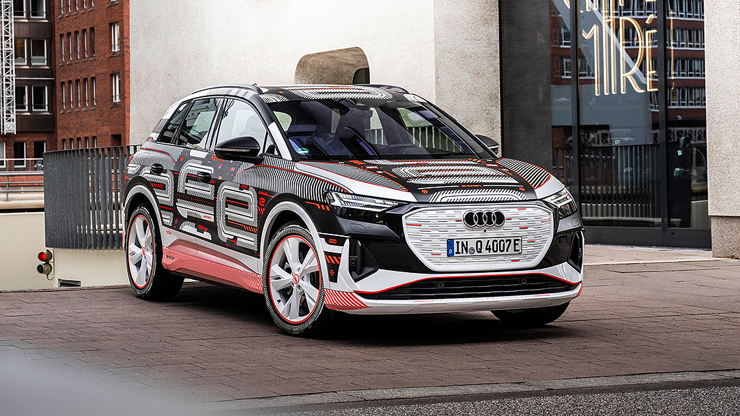Q4 e-tron體型尺碼比現行Q3略大。(圖片來源/ Audi)