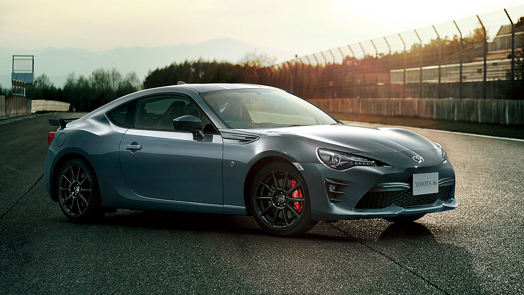 86為Toyota與Subaru共同開發的雙門跑車作品，與BRZ共享平台。(圖片來源/ Toyota)