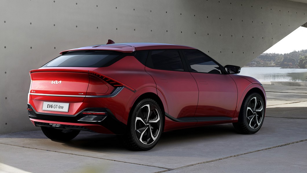 EV6車格設定為跨界休旅,雖然車長僅有不到4.7米,軸距卻長達2.9米。(圖片來源/ Kia)
