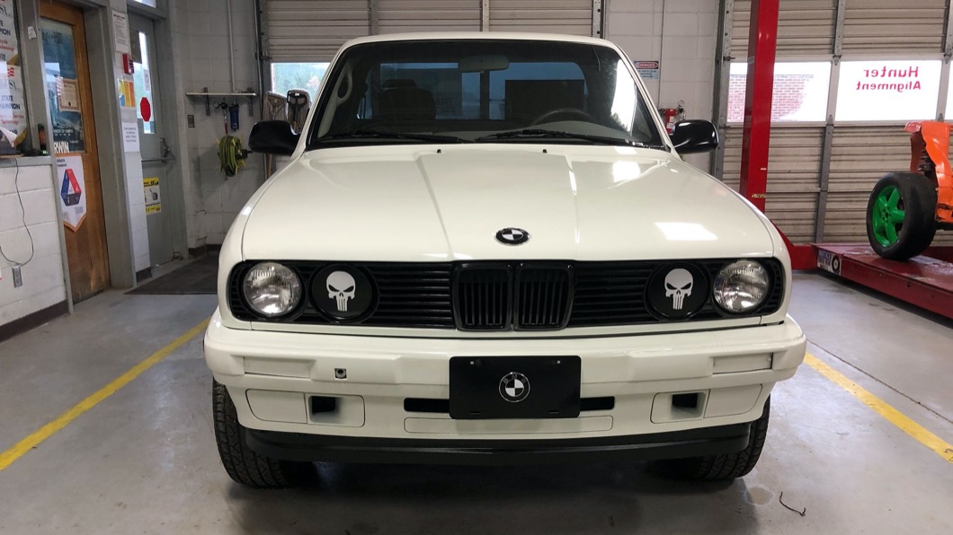 取用3系列的車頭以及Tacoma的車身打造而成，沒想到成品卻意外的沒有違和感。(圖片來源/ Alabama Auto Show﻿)
