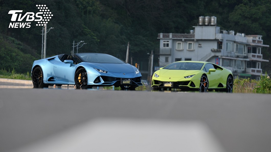 Huracán EVO Spyder(左)與Huracán EVO(右)呈現不同風情,但性能是同樣強悍刁鑽。