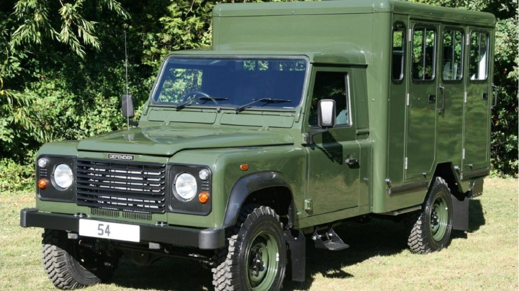 英國菲利普親王親自參與設計自己的Land Rover Defender 130 Gun Bus靈車。(圖片來源/ foley specialist vehicles)