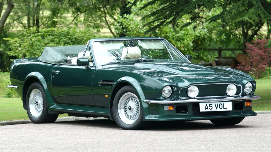 同為英國跑車品牌的Aston Martin,也是貝克漢的收藏對象,曾購入1987年的V8 Vantage Volante。(圖片來源/ Aston Martin)
