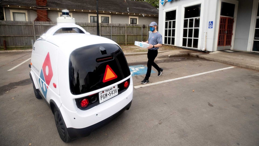 領先蘋果、谷歌? 達美樂無人自駕外送車上線服役