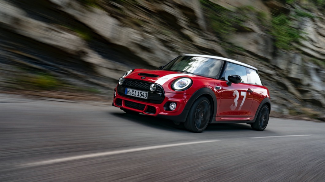 MINI Paddy Hopkirk Edition車上搭載2.0升TwinPower Turbo渦輪增壓引擎，提供192匹的最大馬力。(圖片來源/ MINI)