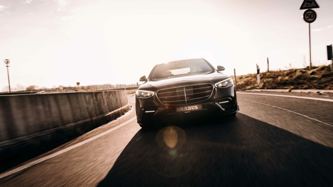 這次以S500 4Matic為基礎,將車上的3.0升直六渦輪增壓引擎以電腦軟體進行升級,調整供油、點火、渦輪壓力調整。(圖片來源/ Brabus)