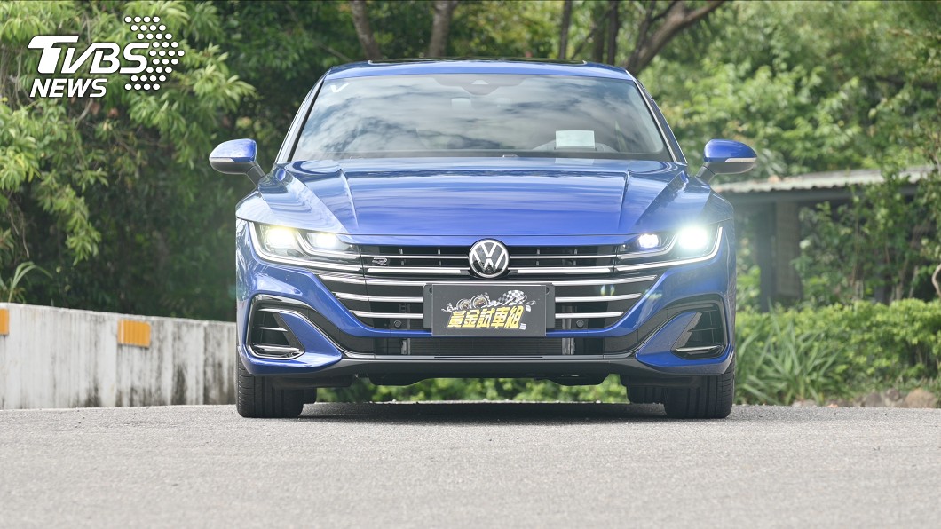 比起開著跑車，Arteon Shooting Brake在路上的回頭率更高。