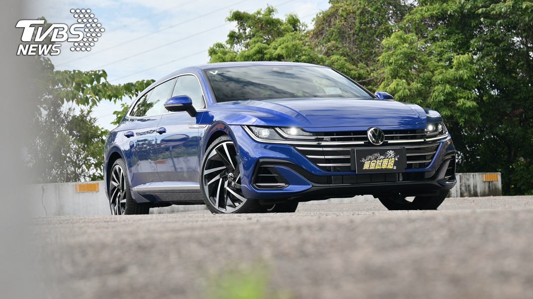 這次試駕的為要價206.8萬元的Arteon Shooting Brake 380 TSI R-line Performance車型。