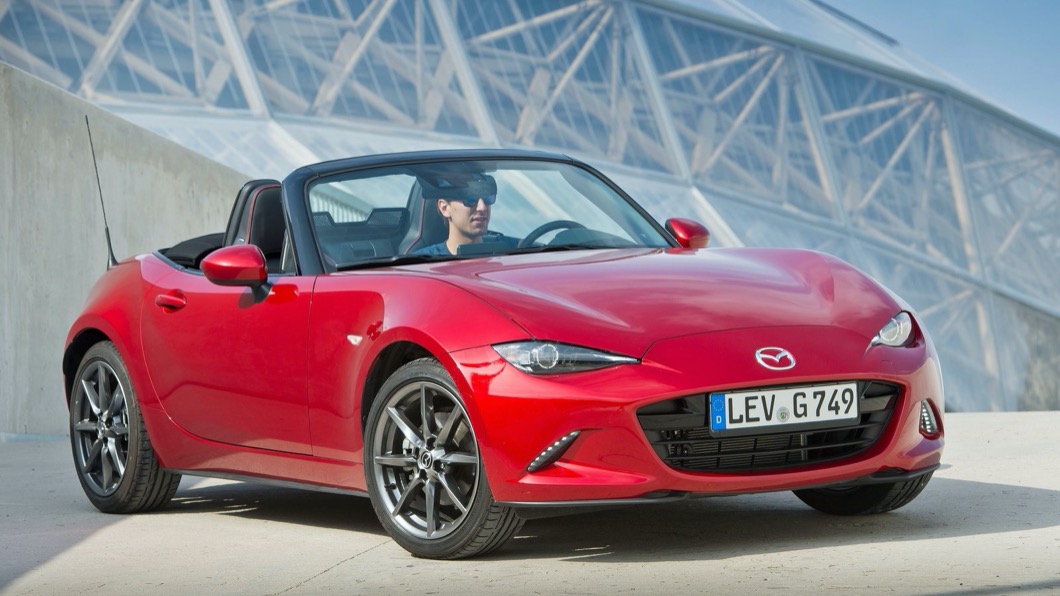 阿源推薦吸睛度百分百的MX-5軟頂敞篷。(圖片來源/ Mazda)