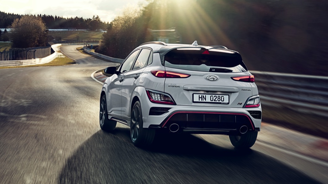 Kona車上搭載來自於Veloster的2.0升直列四缸渦輪增壓引擎，可以提供276匹最大馬力。(圖片來源/ Hyundai)
