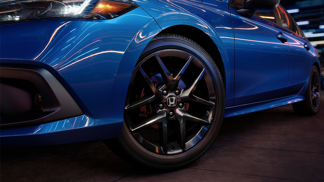 Honda Civic高規版本配備18吋運動化鋁圈。(圖片來源/ Honda)