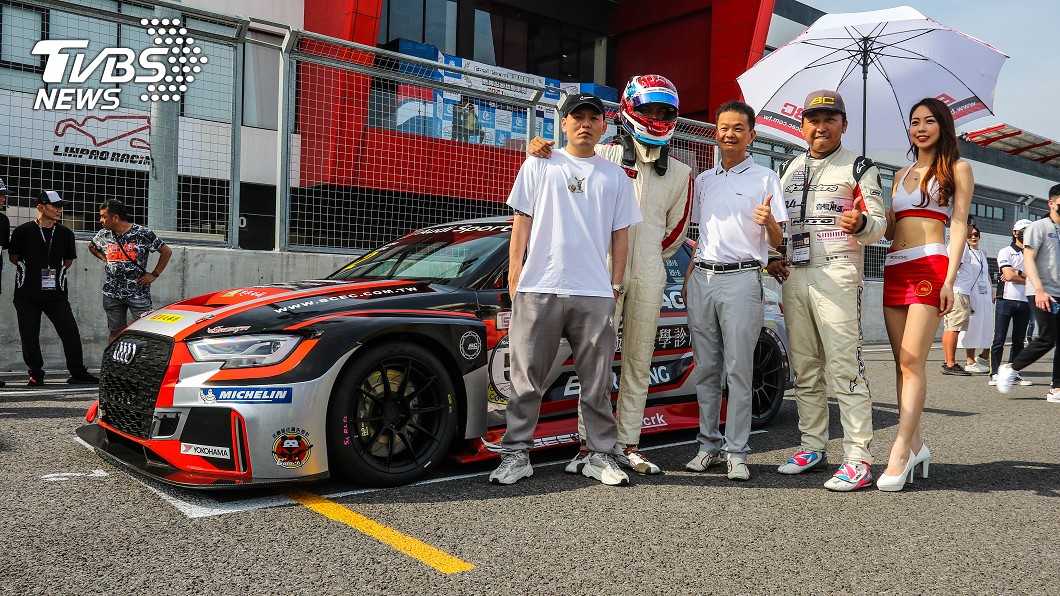 藝人姚元浩代表BC Racing出賽麗寶超級房車賽,春風亦到現場加油。