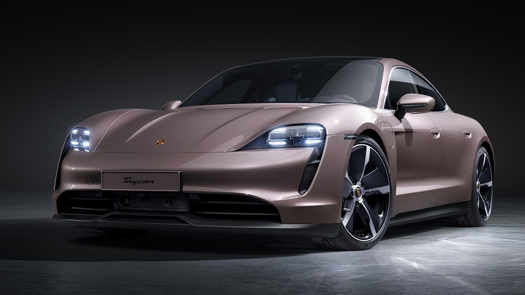 Taycan車系於4月份繳出44輛掛牌數。(圖片來源/ Porsche)