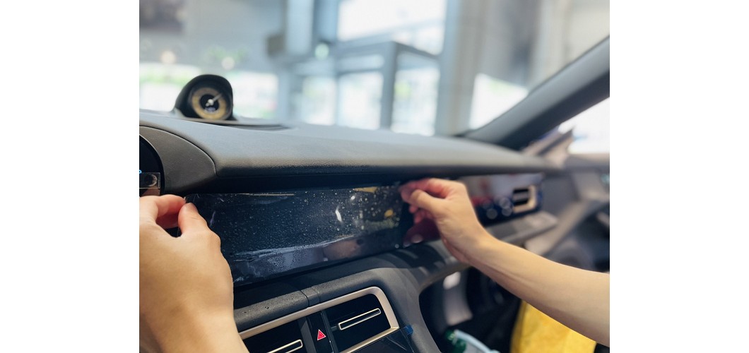展示車、試乘車也都貼上抑菌膜。(圖片來源/ 尚騰汽車)